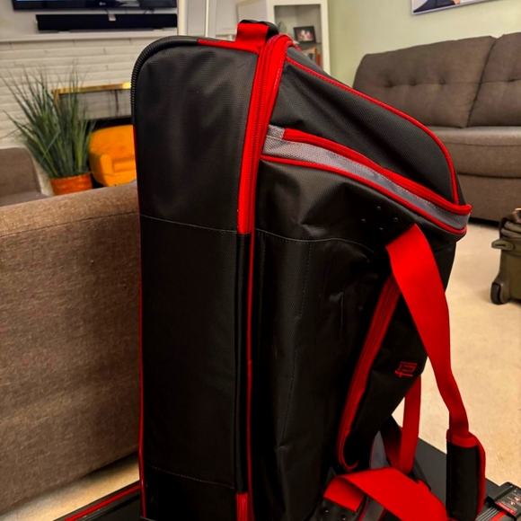 FUL Rolling Duffel bag / Travel luggage - Picture 7 of 11